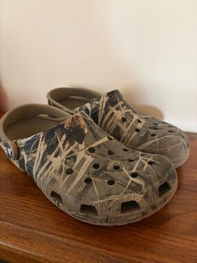 CROCS Realtree-Style Camo Slip-On Clogs in Green & Tan